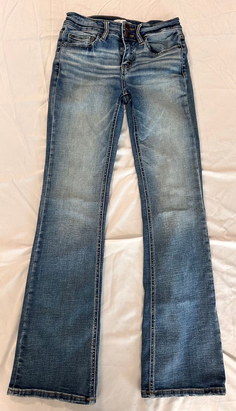 BKE Stella Jeans Womens 26 x 31.5 Mid Rise Slim Fit Bootcut Stretch Denim